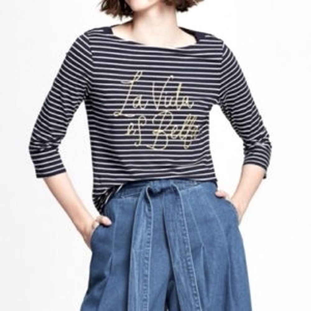 ✨NWOT✨ {a new day} “La Vida E’s Bella” Embroidered 3/4 Sleeve Tee